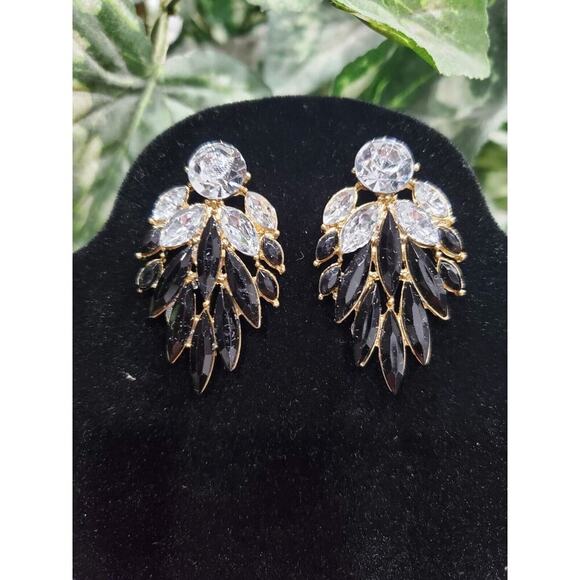 Women's Black Crystal Rhinestone Flower Shape Beautiful Gift Earrings Set - Picture 3 of 8